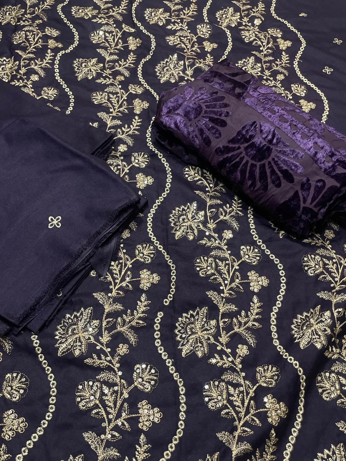 DHANAK EMBROIDERED PALACHI SHAWL 3 PIECE ARTICLE
