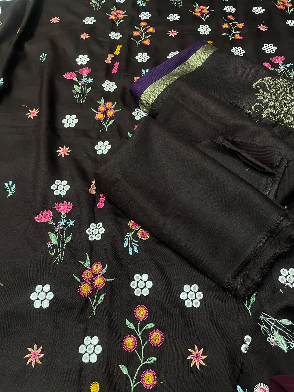 EMBROIDERED DHANAK 3 PIECE ARTICLE