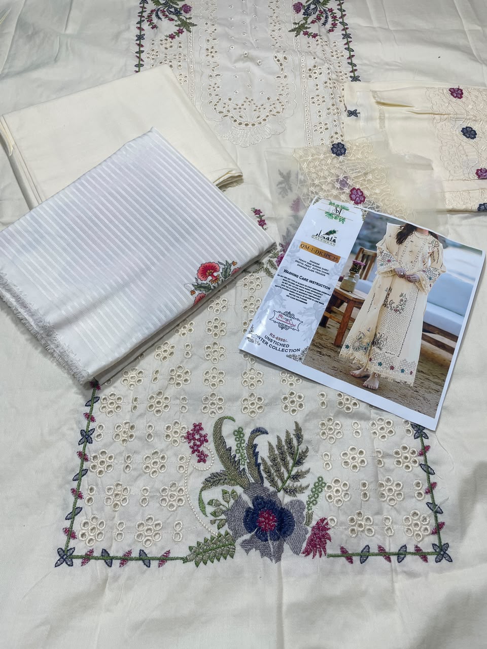 QALAMKAR EMBROIDERED DHANAK 3 PIECE ARTICLE