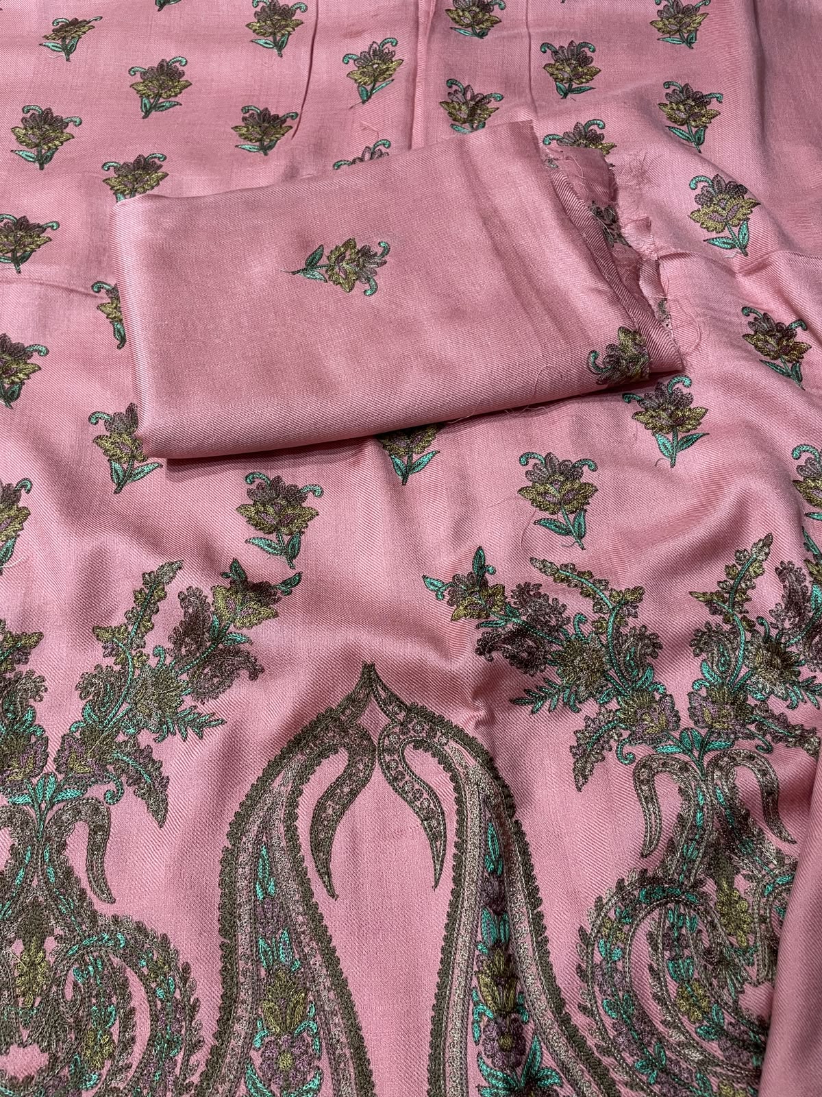 KASHMIRI TANKA EMBROIDERED 3 PIECE ARTICLE