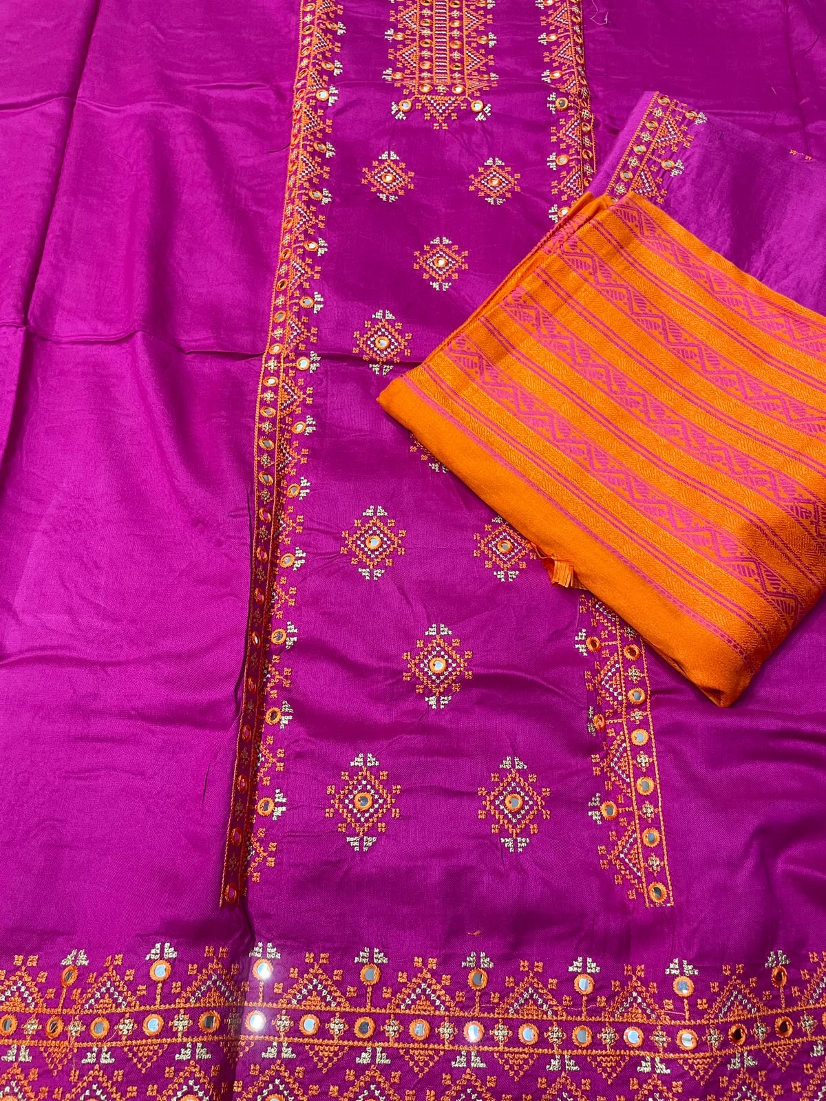 SUSI SHAMRAY EMBROIDERED 3 PIECE ARTICLE