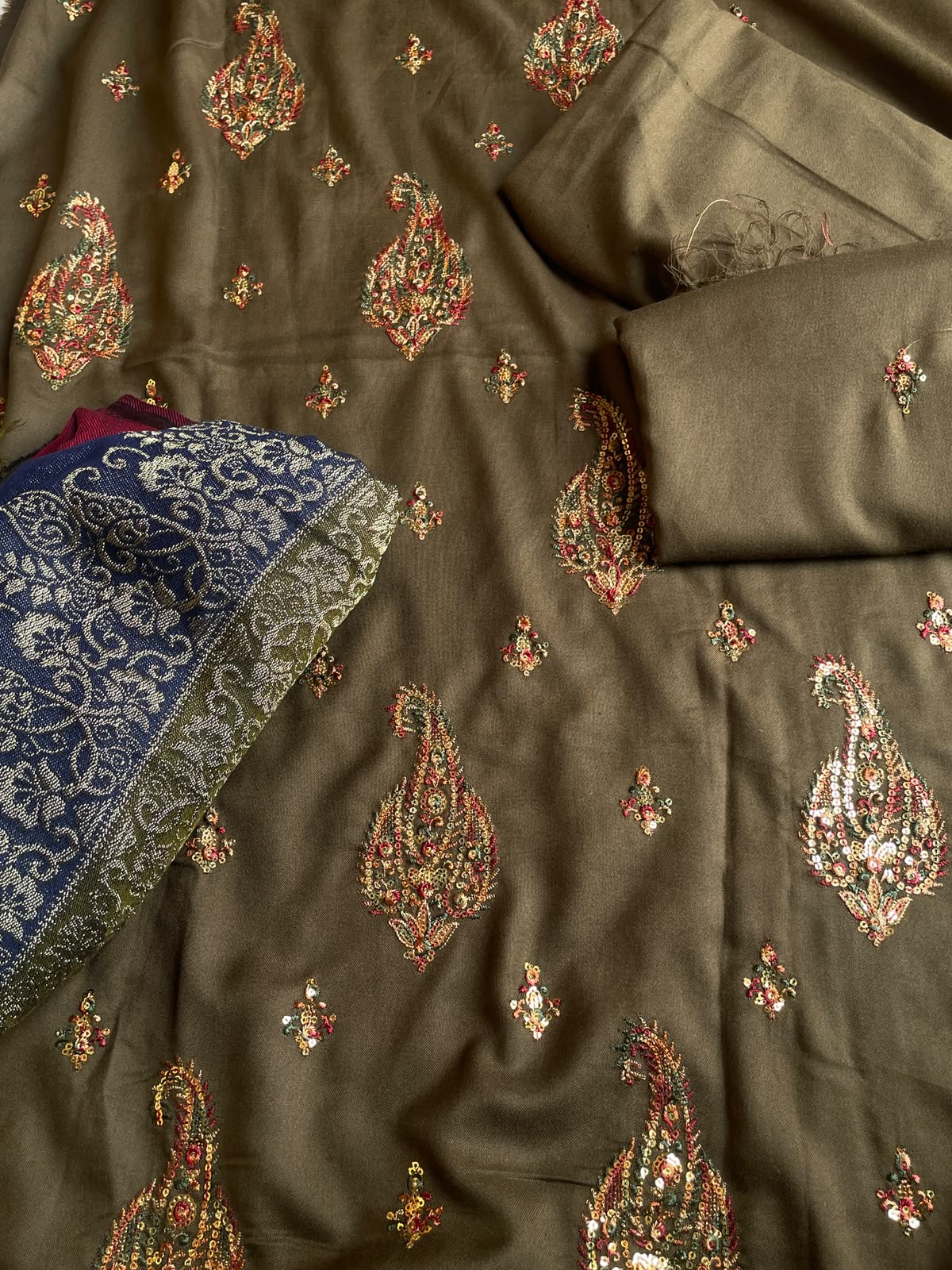 DHANAK EMBROIDERED 3 PIECE ARTICLE