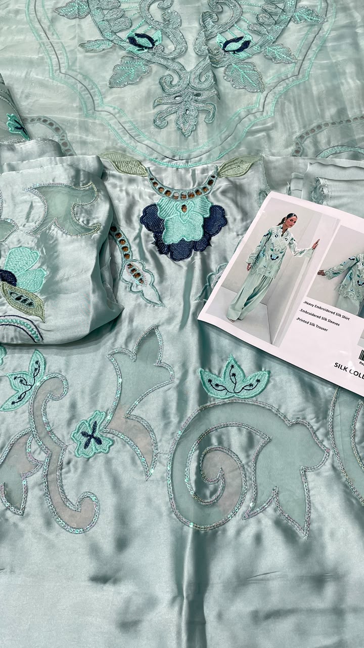 EMBROIDERED SHORT KAFTAAN SILK ARTICLE