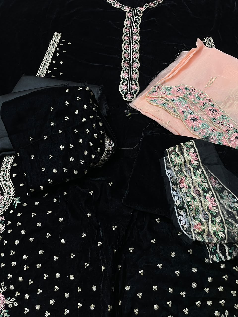 BAROQUE VELVET EMBROIDERED LUXURY 3 PIECE ARTICLE