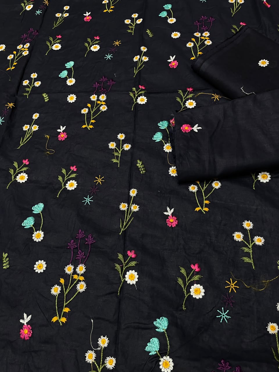 LAWN EMBROIDERED 2 PIECE ARTICLE