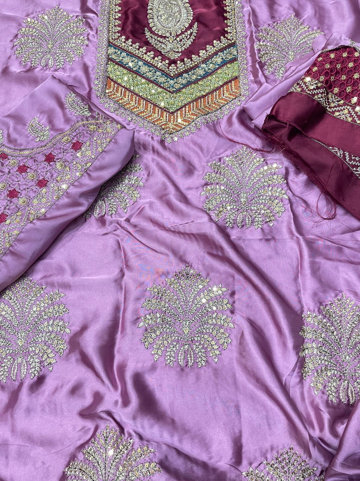 SILK EMBROIDERED LUXURY 2 PIECE ARTICLE
