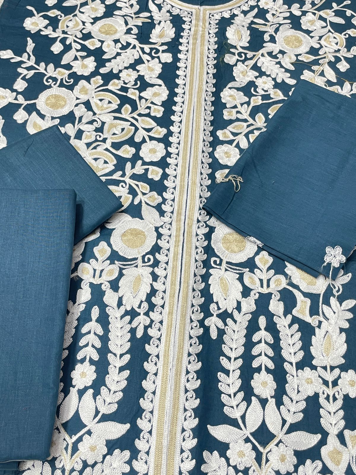 LAWN EMBROIDERED 2 PIECE ARTICLE