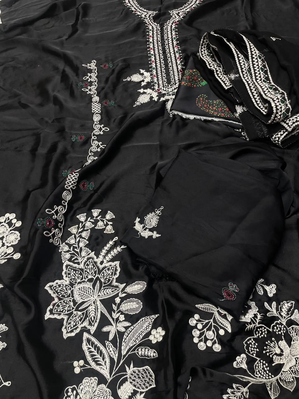 ETHNIC EMBROIDERED SILK 3 PIECE ARTICLE