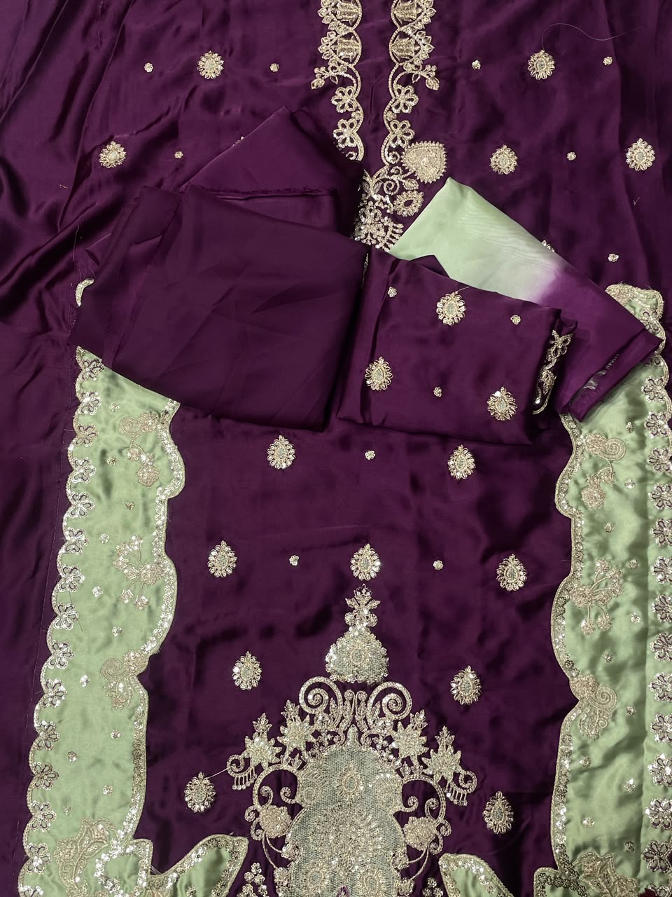 ETHNIC EMBROIDERED 2 PIECE ARTICLE