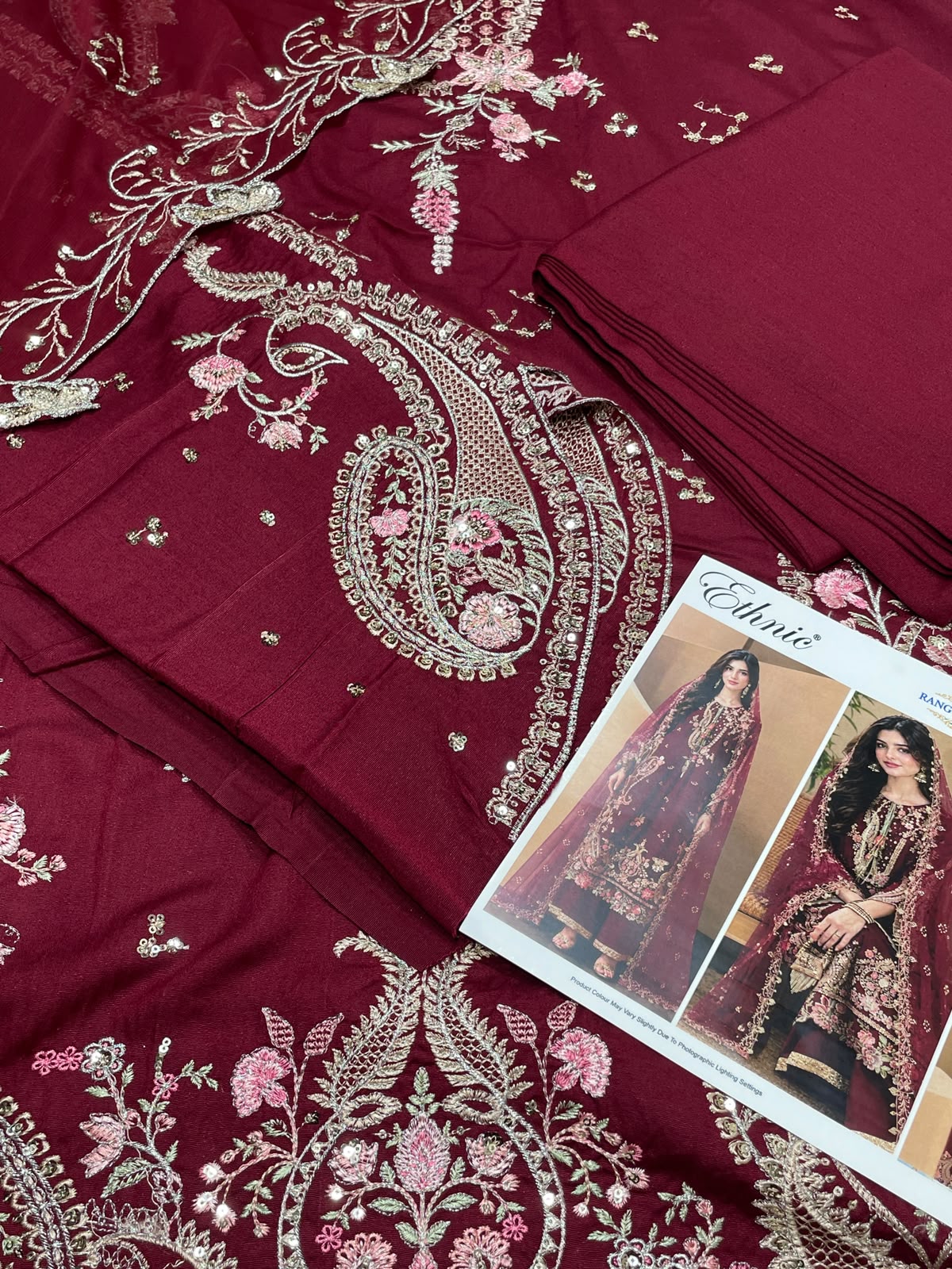 IZNIK KARANDI EMBROIDERED 3 PIECE ARTICLE