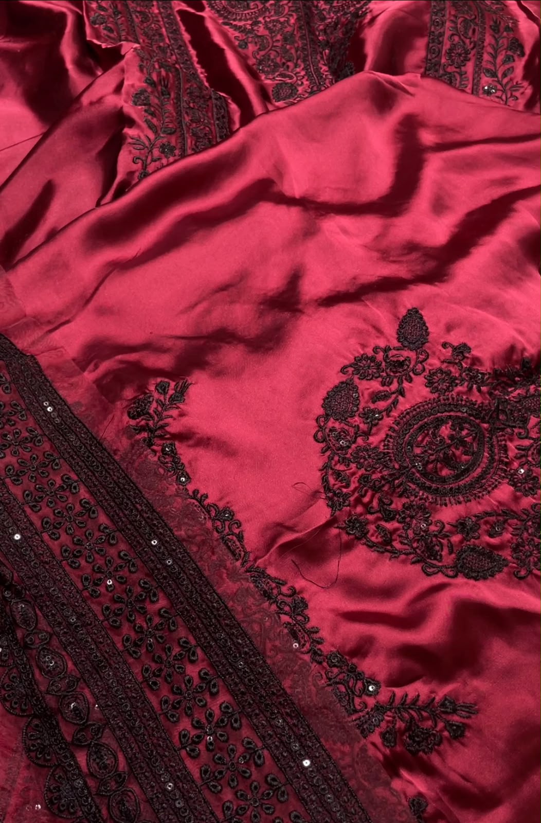 IZNIK EMBROIDERED 3 PIECE ARTICLE