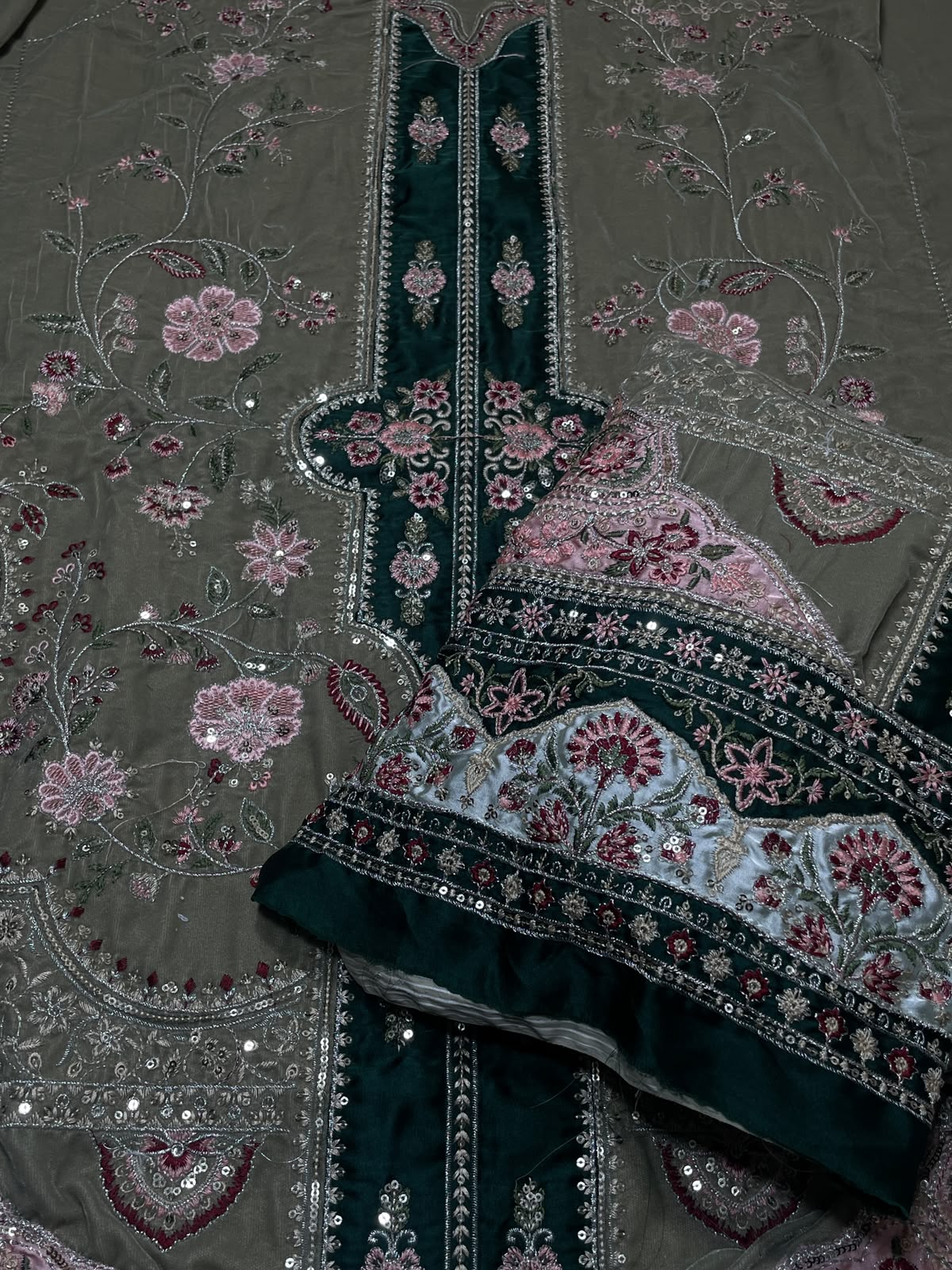 ETHNIC VELVET MICRO 9000 2 PIECE ARTICLE